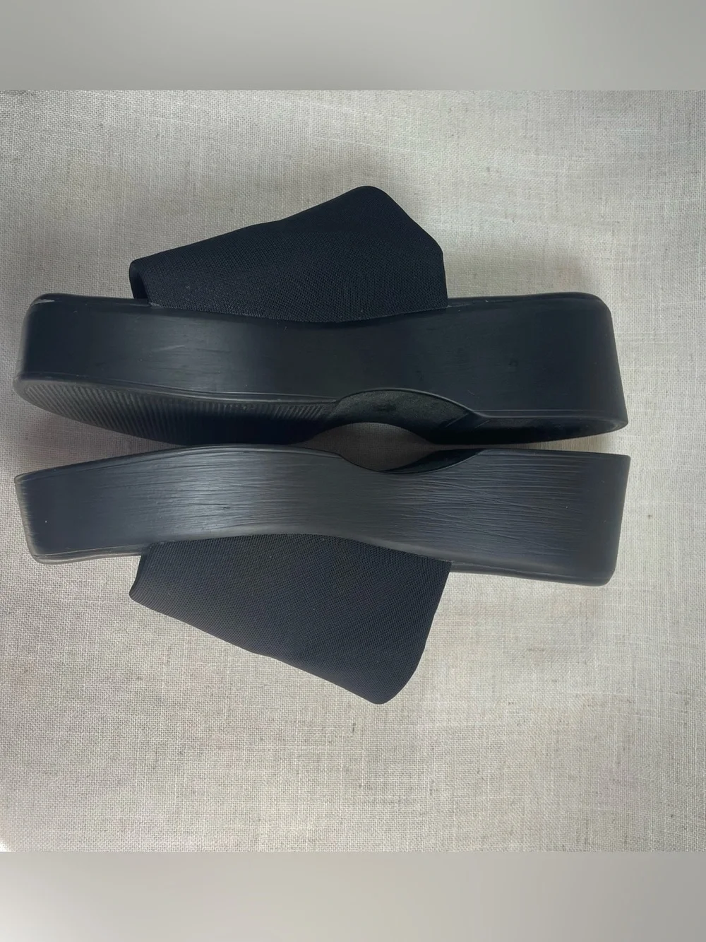 Report Black Platform Y2K Style Slides